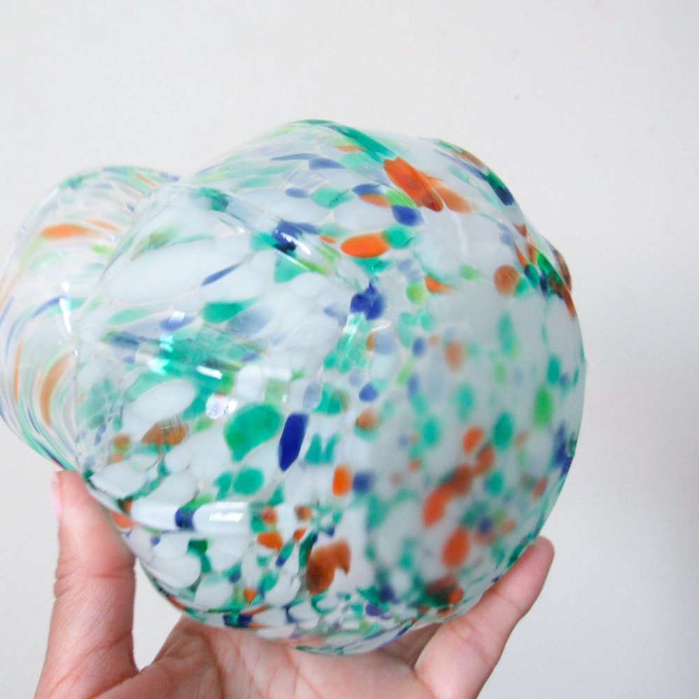 Artisan Glass Flower Vase Ruffle Rim Speckled Multicolor-Medium Bloom Vase - Picture 8 of 11